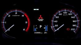 Mitsubishi L200 (Triton) 2019 - zestaw wska?ników