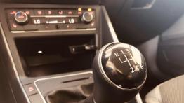 Volkswagen Polo 1.0 TSI 115 KM - galeria redakcyjna (2) - d?wignia zmiany biegów