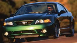 Ford Mustang - krótka historia sportowego Forda - widok z przodu