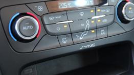 Ford Focus III Facelifting - galeria redakcyjna - panel sterowania wentylacją i nawiewem