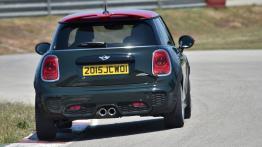 Mini John Cooper Works 2015 - widok z tyłu