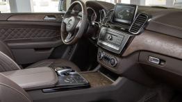 Mercedes GLE 500 e 4MATIC (W 166) 2016 - widok ogólny wnętrza z przodu