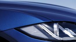 Jaguar XE 2.5t R-Sport Bluefire (2015) - prawy przedni reflektor - wyłączony