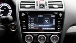 Subaru Levorg 1.6 GT 170 KM (2016) - galeria redakcyjna - konsola środkowa