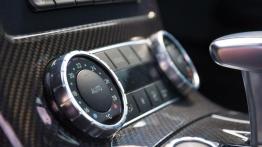 Mercedes SLS AMG Coupe 6.2 V8 571KM - galeria redakcyjna - panel sterowania wentylacją i nawiewem