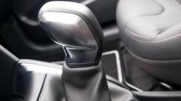 Peugeot 208 Hatchback 3d 1.6 VTI 120KM - galeria redakcyjna - skrzynia biegów