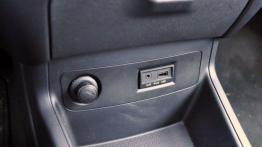 Hyundai i20 Hatchback 5d Facelifting 1.2 DOHC 85KM - galeria redakcyjna - konsola środkowa