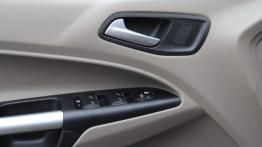 Ford Grand Tourneo Connect 1.6 TDCi - galeria redakcyjna - drzwi kierowcy od wewnątrz