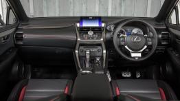 Lexus NX 300h F-Sport (2015) w Seattle - pełny panel przedni
