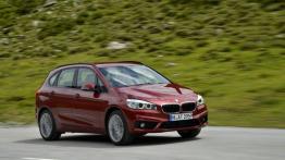 BMW 218d Active Tourer (2014) - widok z przodu