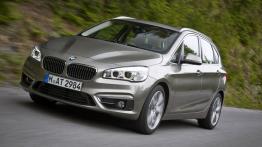 BMW 225i Active Tourer (2014) - widok z przodu