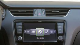Skoda Octavia III Kombi 4x4 TDI (2013) - ekran systemu multimedialnego