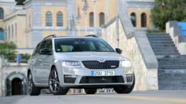 Skoda Octavia III RS Kombi 2.0 TDI (2013) - widok z przodu