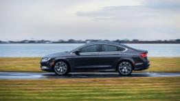 Chrysler 200C (2015) - lewy bok