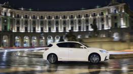 Lexus CT 200h Facelifting (2014) - prawy bok