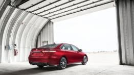 Toyota Camry Facelifting XSE (2015) - widok z tyłu