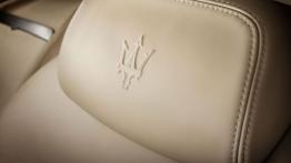 Maserati Quattroporte VI - zagłówki na tylnych fotelach