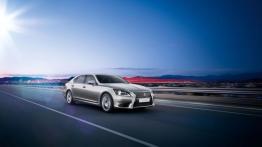 Lexus LS 460L (2013) - prawy bok