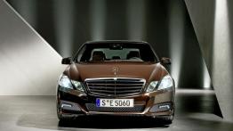 Mercedes Klasa E W212 - widok z przodu