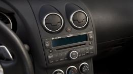 Nissan Rogue - konsola środkowa