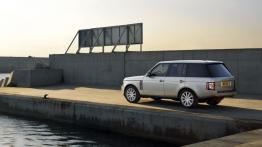 Land Rover Range Rover 2009 - widok z tyłu