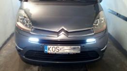 Citroen C4 Grand Picasso - galeria społeczności - przód - reflektory włączone