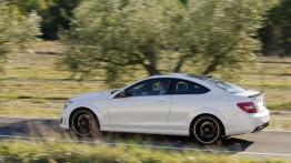 Mercedes C63 AMG Coupe 2012 - lewy bok