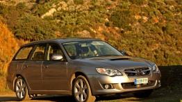 Subaru Legacy Kombi 2008 - widok z przodu