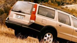 Volvo V70 XC - widok z tyłu