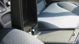 Fiat Stilo Multi Wagon 1.9 JTD Dynamic - inny element wnętrza z przodu