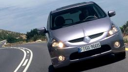 Mitsubishi Grandis - widok z przodu