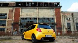 "Męska rzecz" - Renault Clio