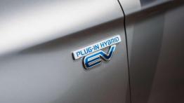 Mitsubishi Outlander PHEV (MY16) - dialog z klientem