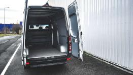 Mercedes Sprinter - bezpieczeństwo i komfort w trasie