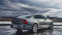 Volvo S90 2.0 T8 Twin Engine 391 KM - galeria redakcyjna - widok z ty?u