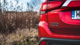 Mitsubishi Outlander 2.0 4WD CVT - galeria redakcyjna - emblemat