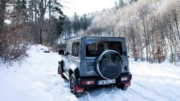 Suzuki Jimny 1.5 102 KM - galeria redakcyjna - widok z tyłu