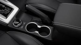 Mitsubishi L200 (Triton) 2019 - tunel ?rodkowy mi?dzy fotelami