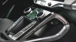 Jaguar I-Pace EV400 400 KM - galeria redakcyjna - widok ogólny wnętrza z przodu