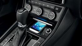 Skoda Superb III Combi (2015) - schowek przedni otwarty