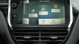 Peugeot 208 Hatchback 3d 1.6 VTI 120KM - galeria redakcyjna - radio/cd/panel lcd