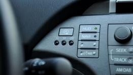 Toyota Prius IV Hatchback Facelifting  KM - galeria redakcyjna - konsola środkowa