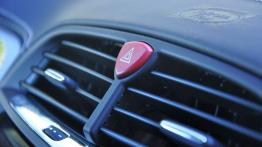 Lancia Delta III Hatchback 1.9 Twinturbo MultiJet 190KM - galeria redakcyjna - inny element panelu p