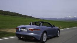 Jaguar F-Type V6 Satellite Grey - widok z tyłu