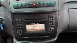 Mercedes Vito W639 Furgon Facelifting 110 CDI 95KM - galeria redakcyjna - konsola środkowa