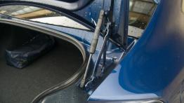 Subaru BRZ Coupe 2.0 DAVCS 200KM - galeria redakcyjna - zawias klapy bagażnika