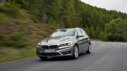 BMW 225i Active Tourer (2014) - widok z przodu
