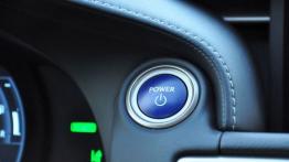 Lexus IS III Sedan 300h 223KM - galeria redakcyjna - przycisk do uruchamiania silnika