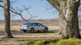 Toyota Camry XLE Facelifting (2015) - widok z tyłu