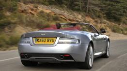 Aston Martin DB9 Facelifting Volante - widok z tyłu